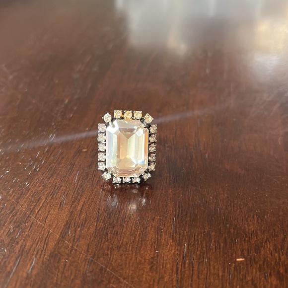 Swarovski Cocktail Ring - Picture 3 of 9